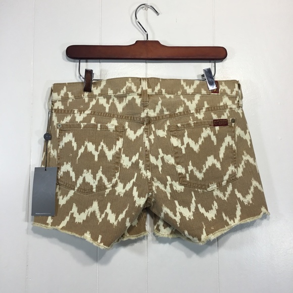 NWT 7 For All Mankind mid-rise raw hem shorts size 28 - Picture 7 of 8
